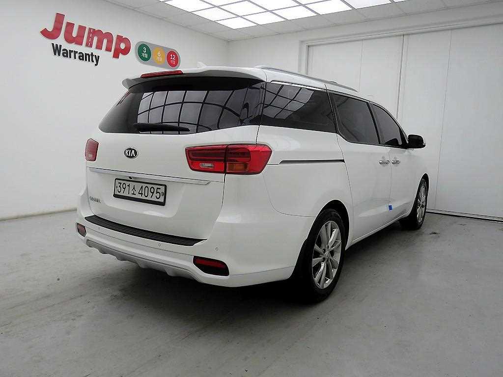 KIA Carnival - Vista 4