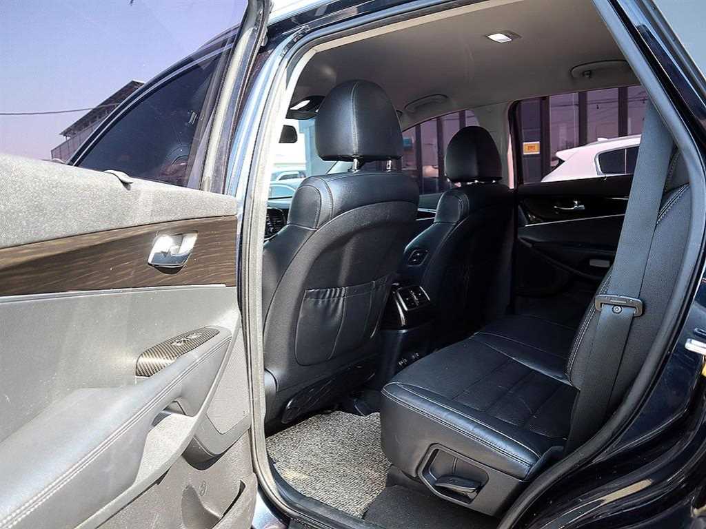 KIA Sorento - Vista 7