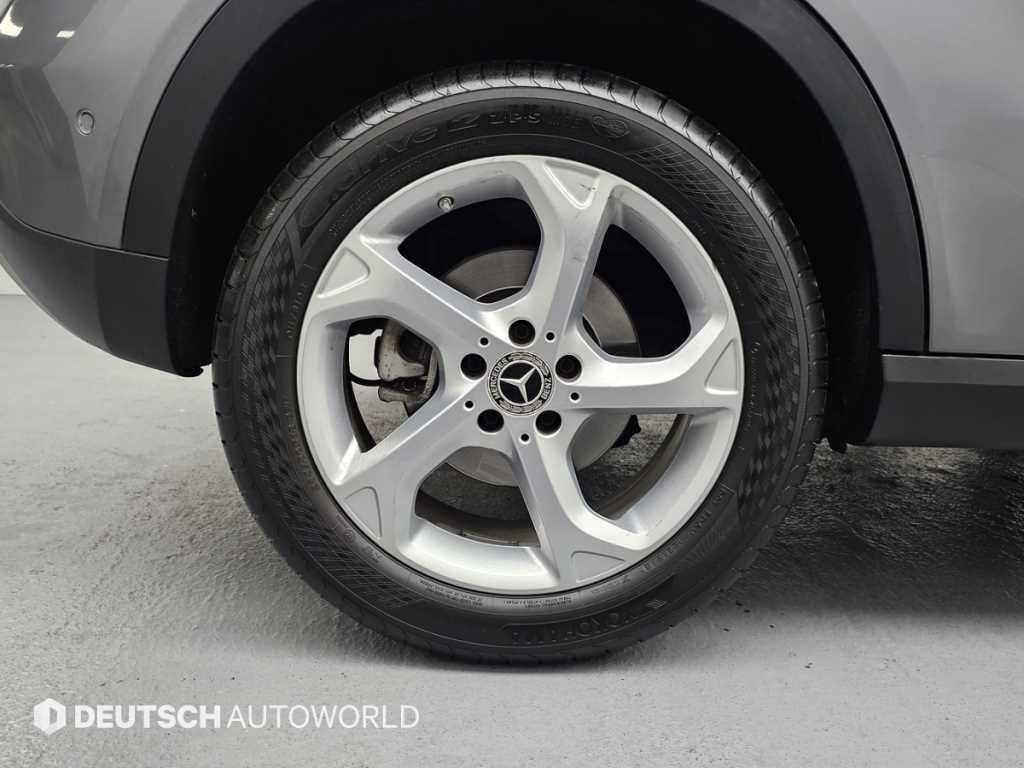 Mercedes Benz GLA Class - Vista 5