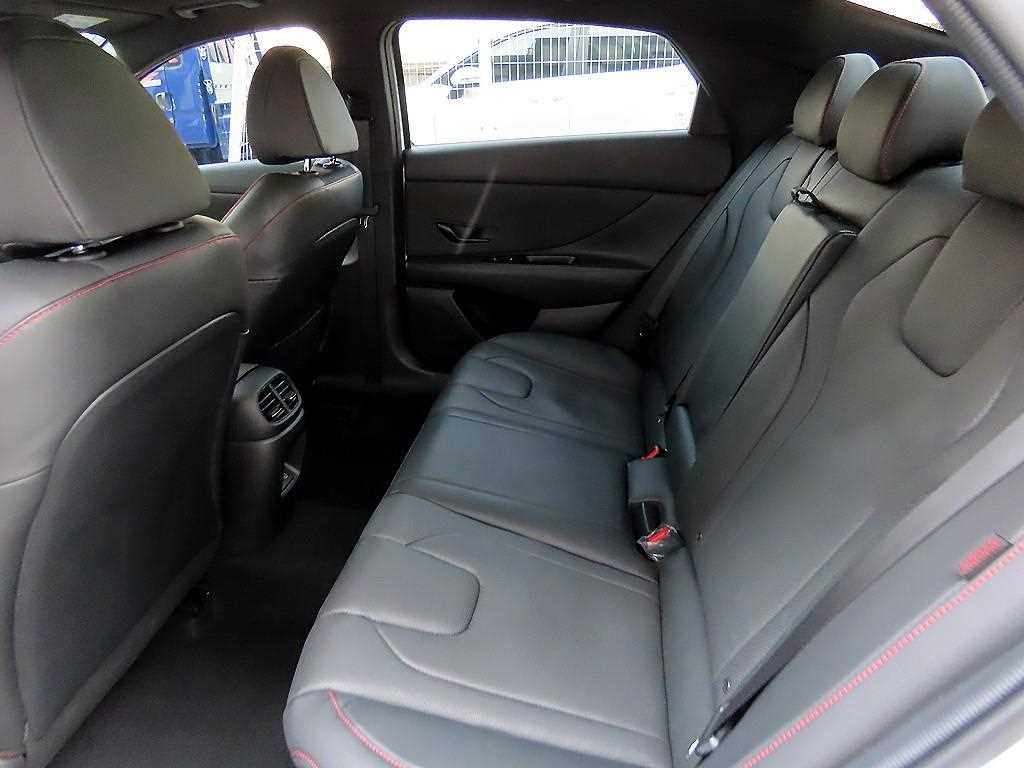 HYUNDAI Avante - Vista 6