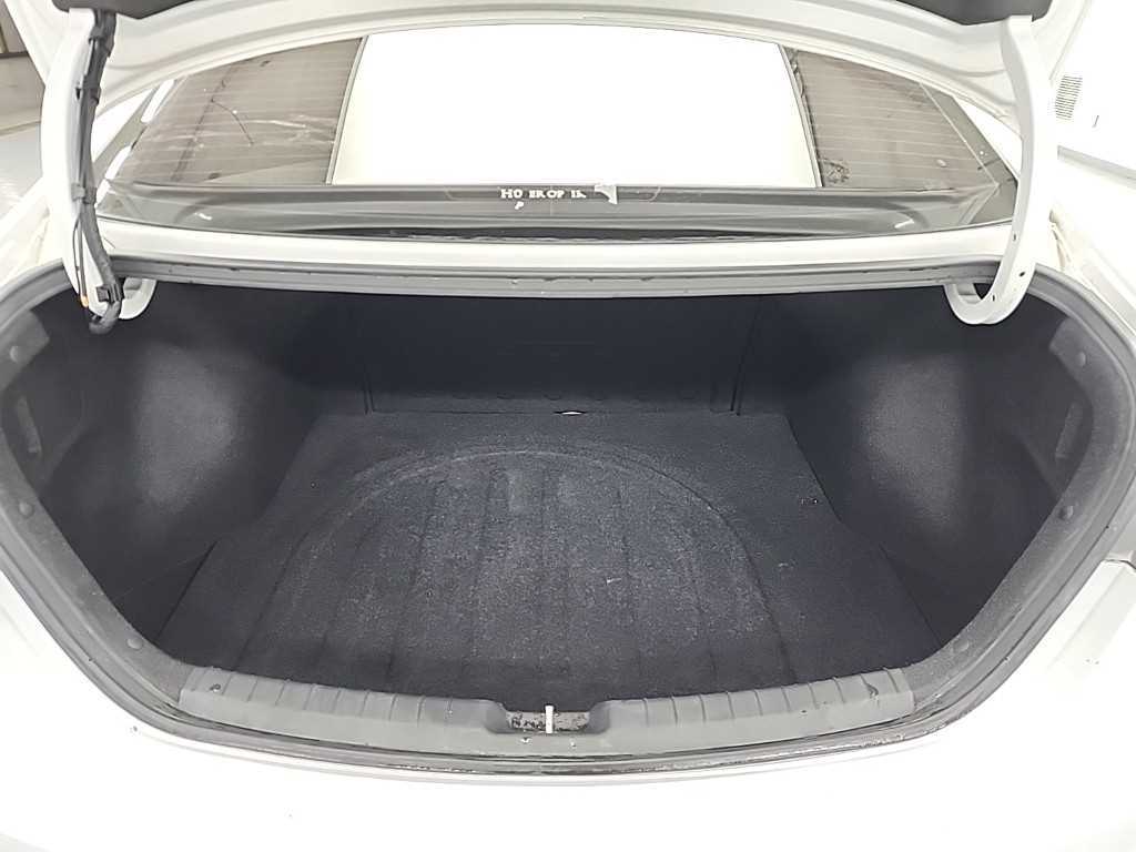 HYUNDAI Avante 2017 Blanco - Importación desde Corea - HF Imports Iquique - Foto 18