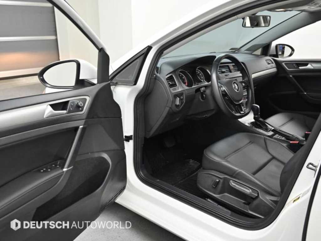 Volkswagen Golf - Vista 11