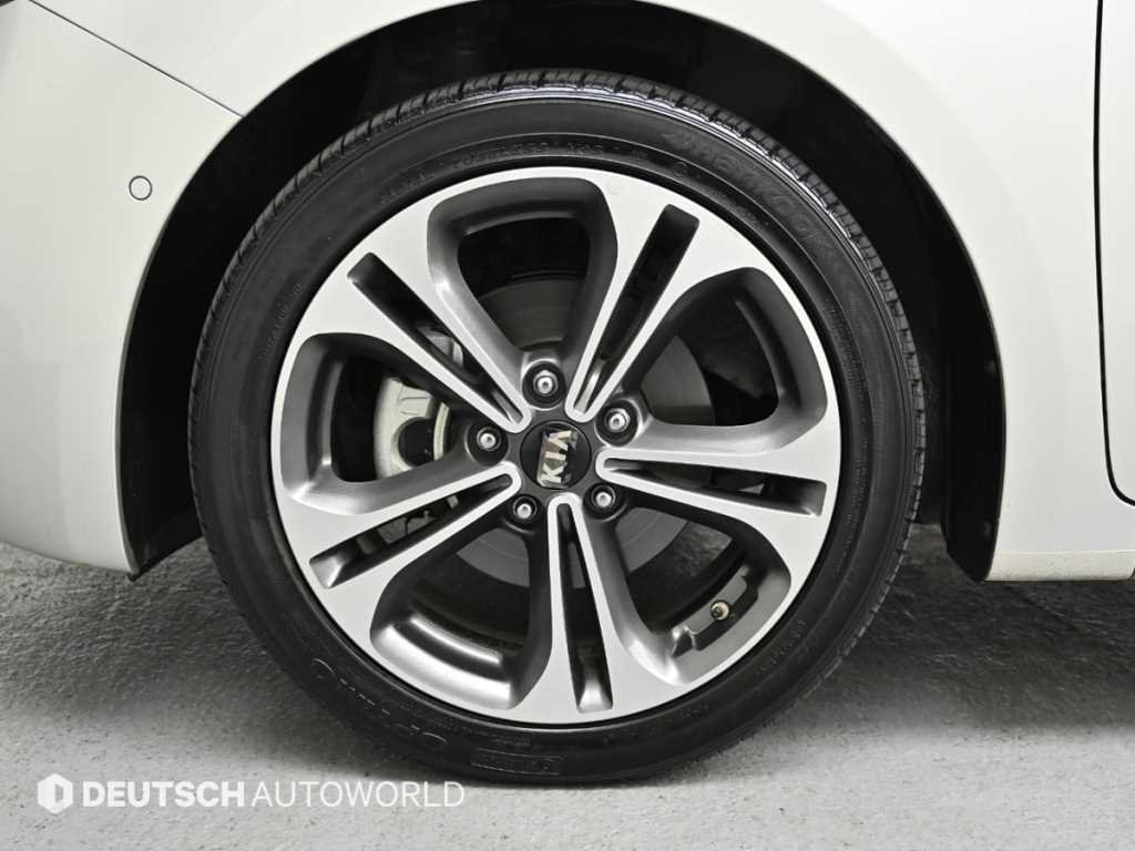 KIA K3 - Vista 5