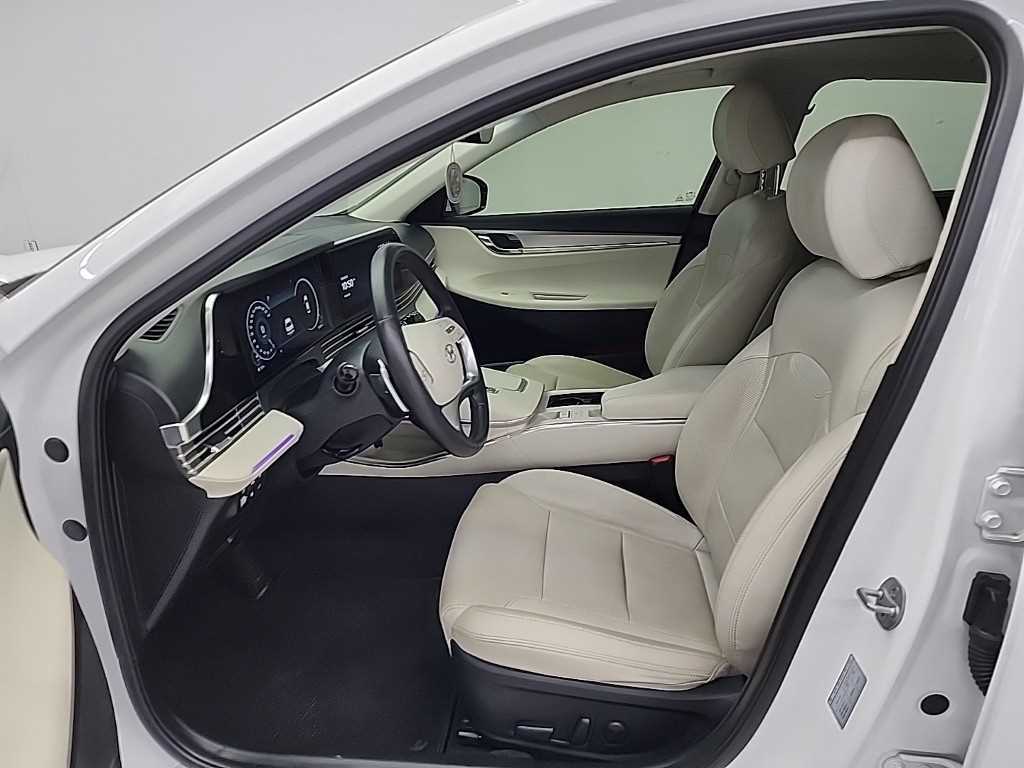 HYUNDAI Grandeur - Vista 11