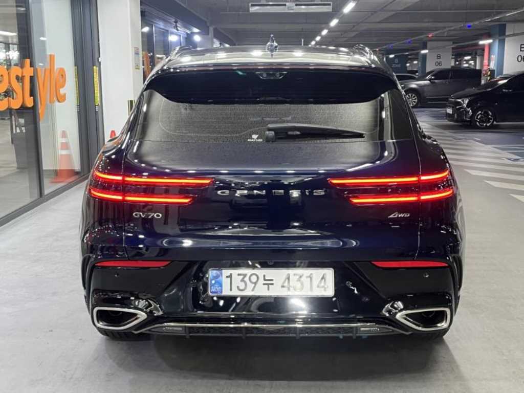 Genesis GV70 - Vista 5