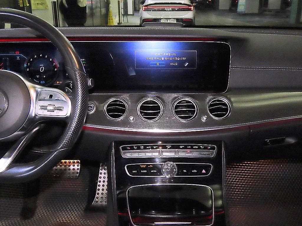 Mercedes Benz E class - Vista 11