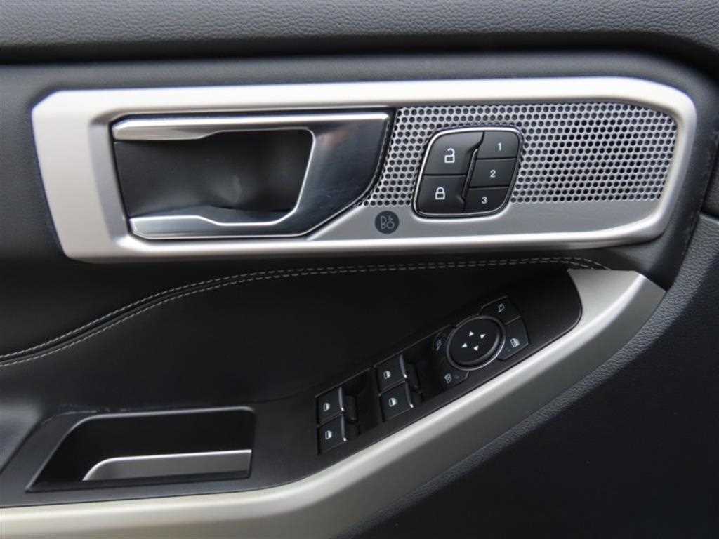 Ford Explorer - Vista 12