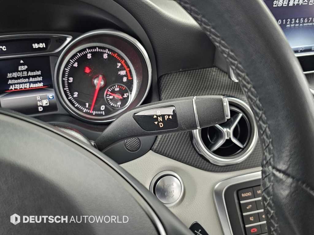 Mercedes Benz GLA Class - Vista 9