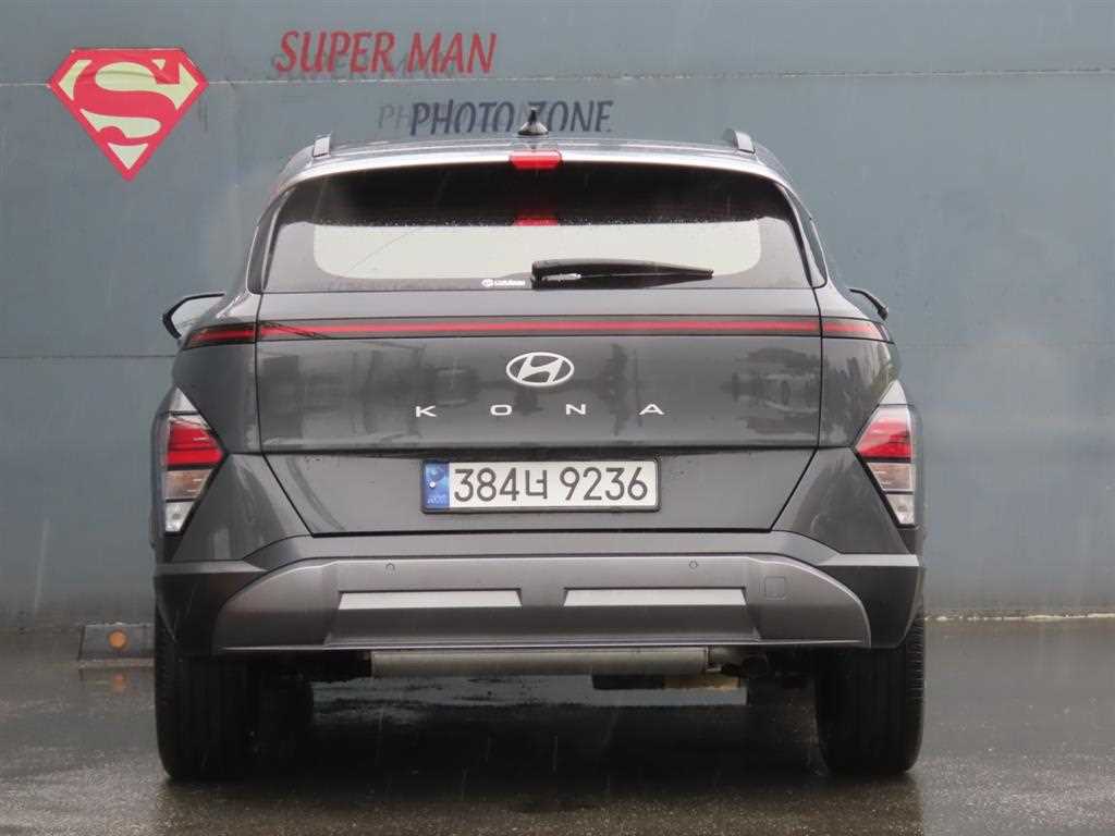 HYUNDAI Kona - Vista 4