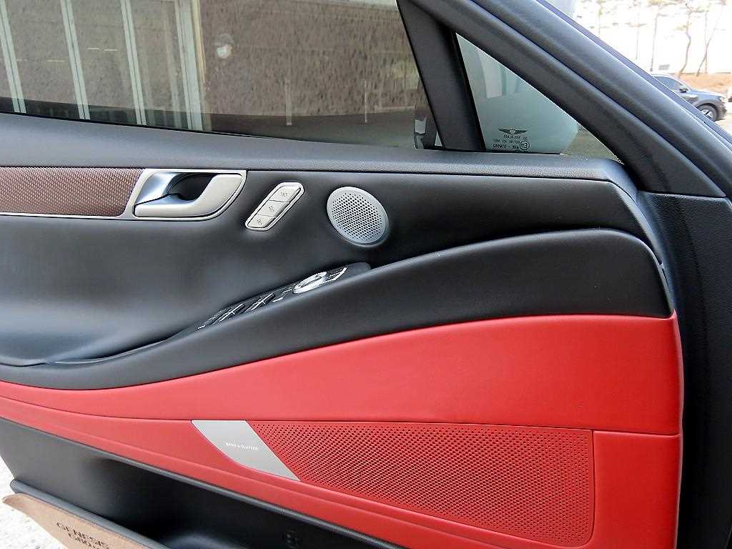 Genesis G80 - Vista 12