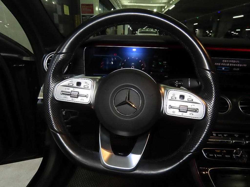 Mercedes Benz E class - Vista 8