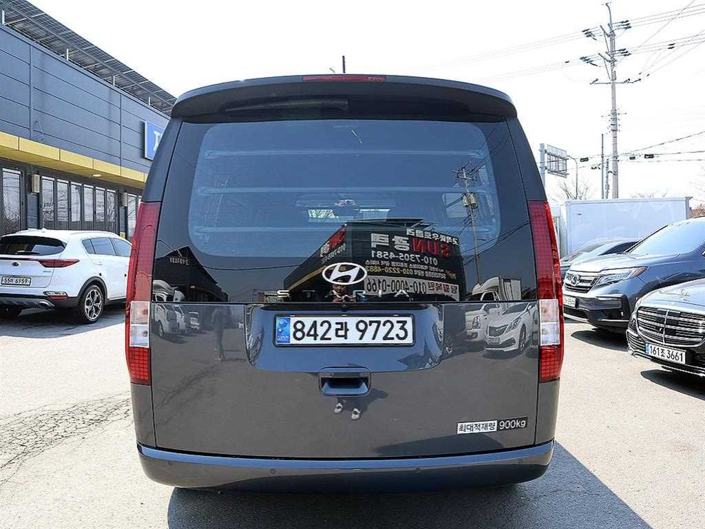 HYUNDAI Staria - Vista 4