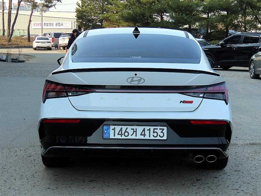 HYUNDAI Avante - Vista 4