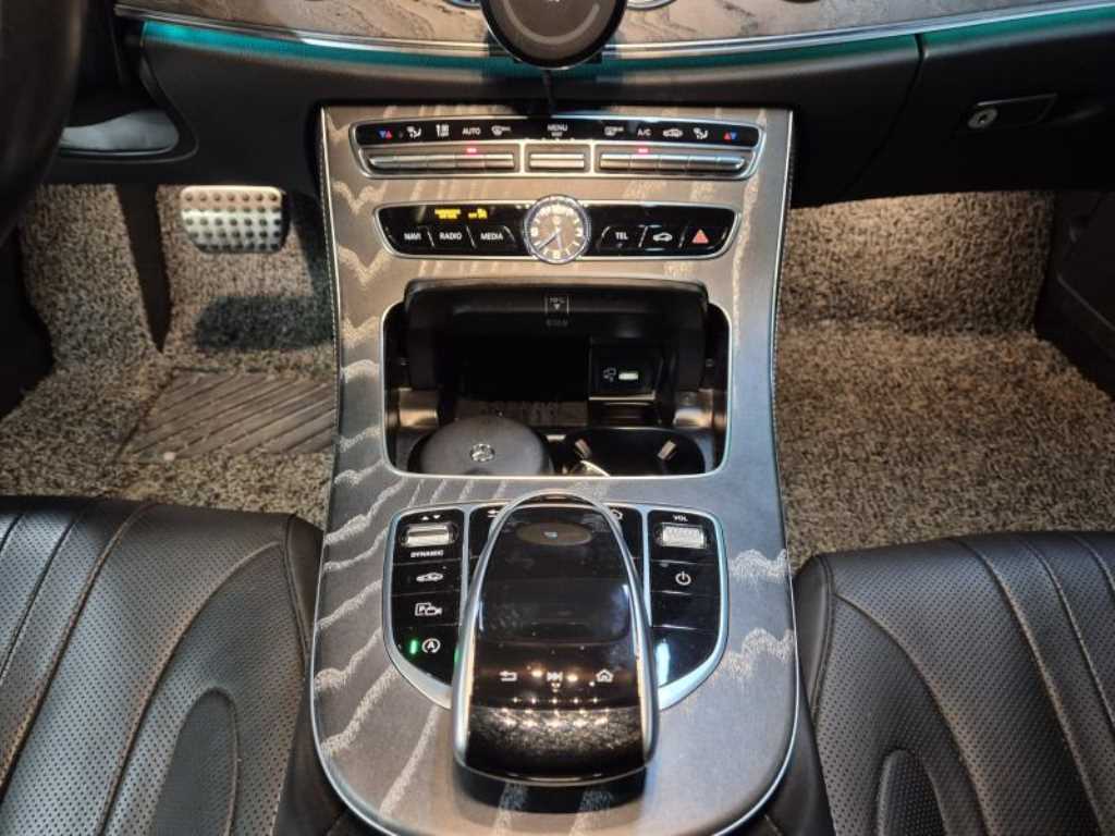 Mercedes Benz CLS Class - Vista 7