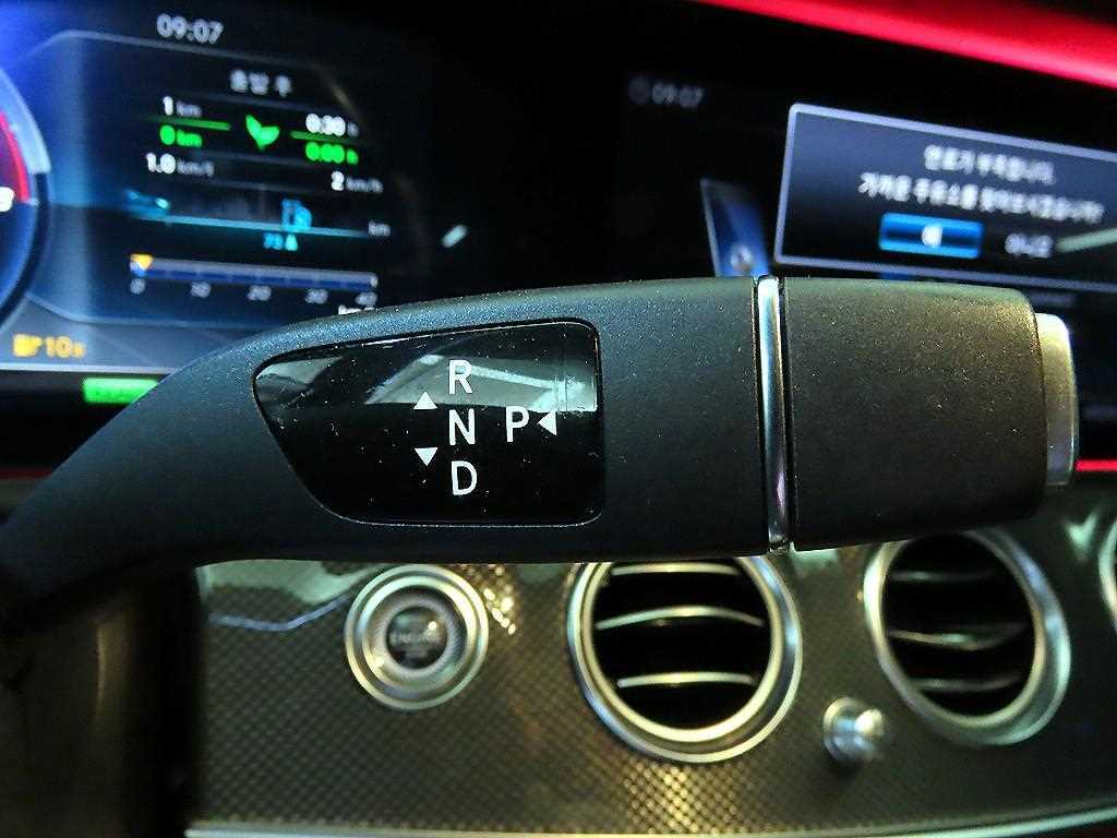 Mercedes Benz E class - Vista 12