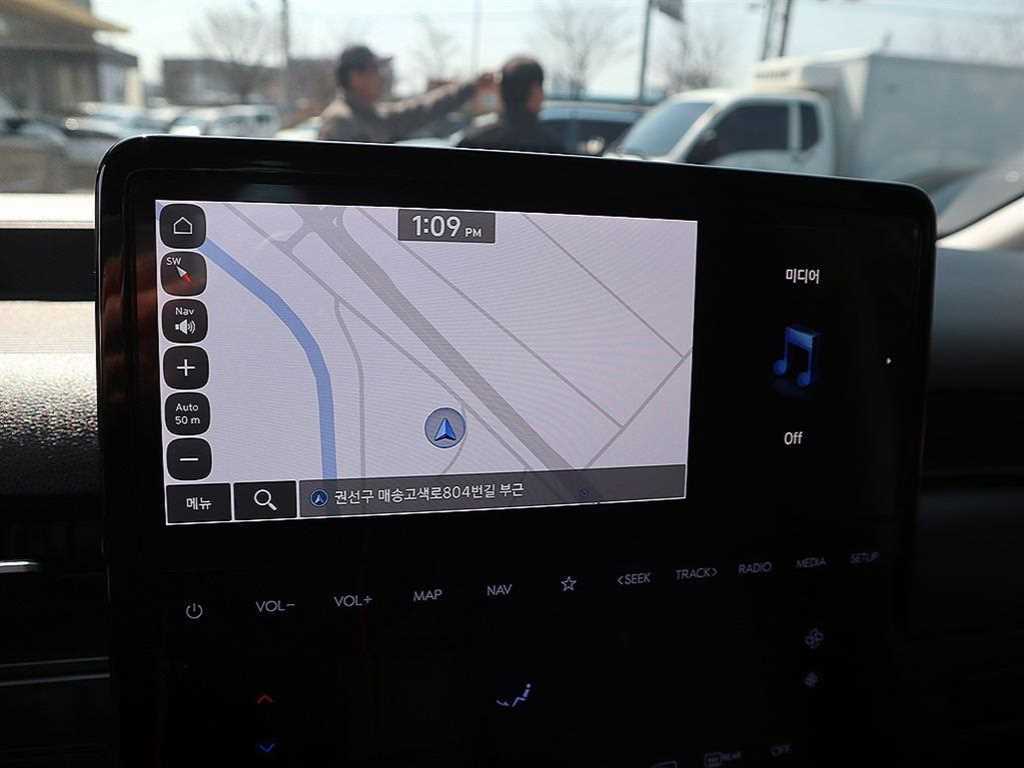 HYUNDAI Staria 2025 Gris - Importación desde Corea - HF Imports Iquique - Foto 13