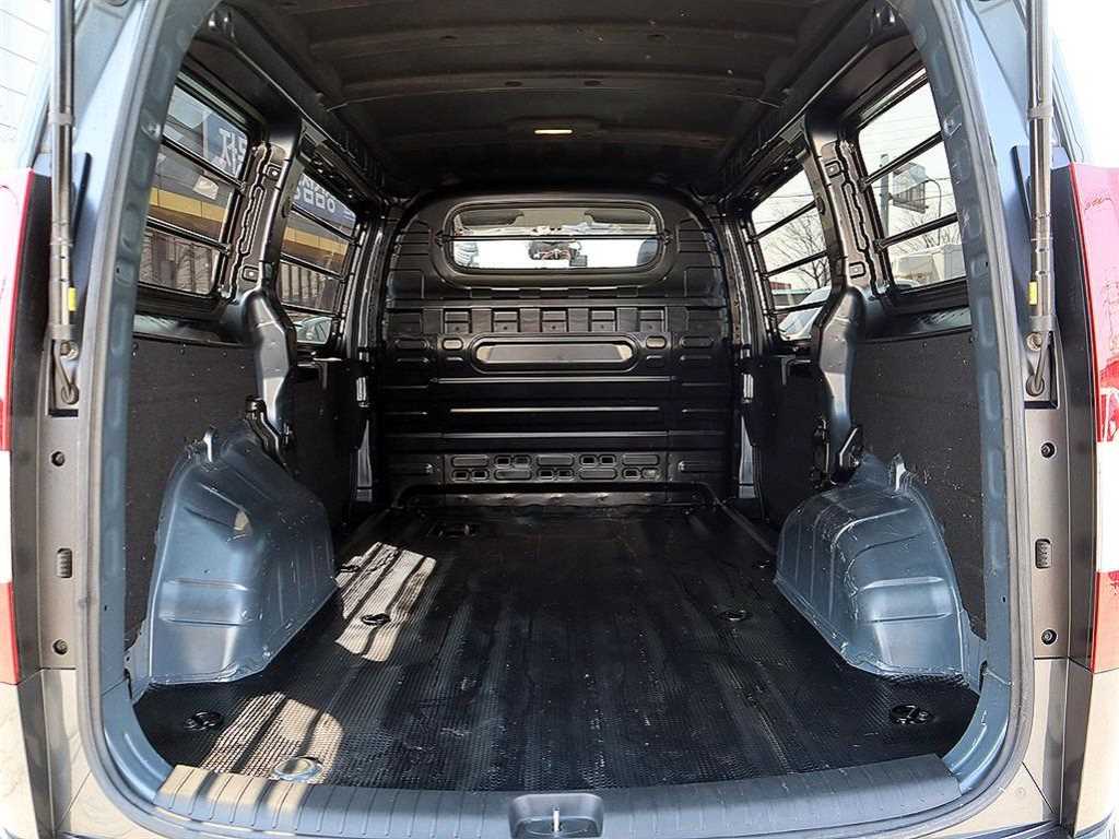 HYUNDAI Staria 2025 Gris - Importación desde Corea - HF Imports Iquique - Foto 16