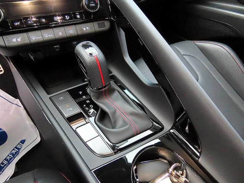 HYUNDAI Avante - Vista 10