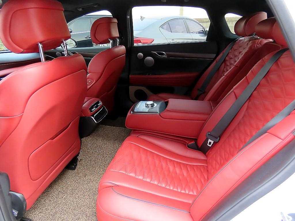 Genesis G80 - Vista 6