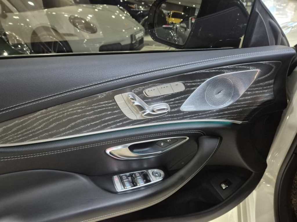 Mercedes Benz CLS Class - Vista 11