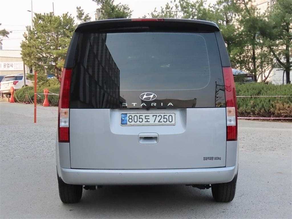 HYUNDAI Staria - Vista 4