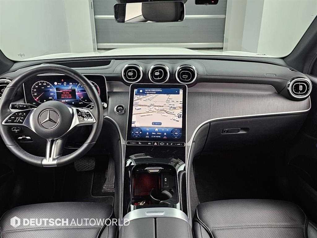 Mercedes Benz GLC Class - Vista 7