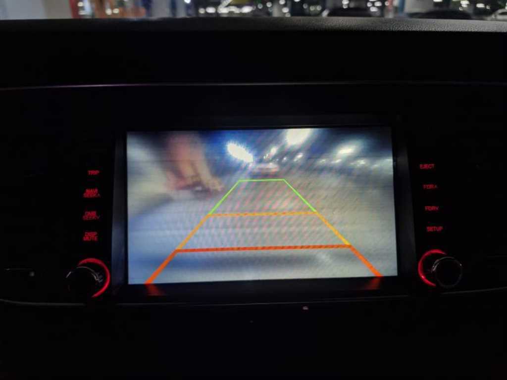 KIA Carnival - Vista 12