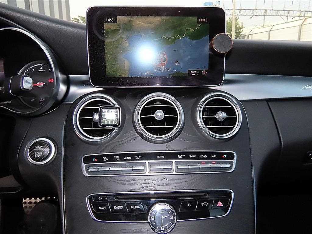 Mercedes Benz C Class 2017 Negro - Importación desde Corea - HF Imports Iquique - Foto 14