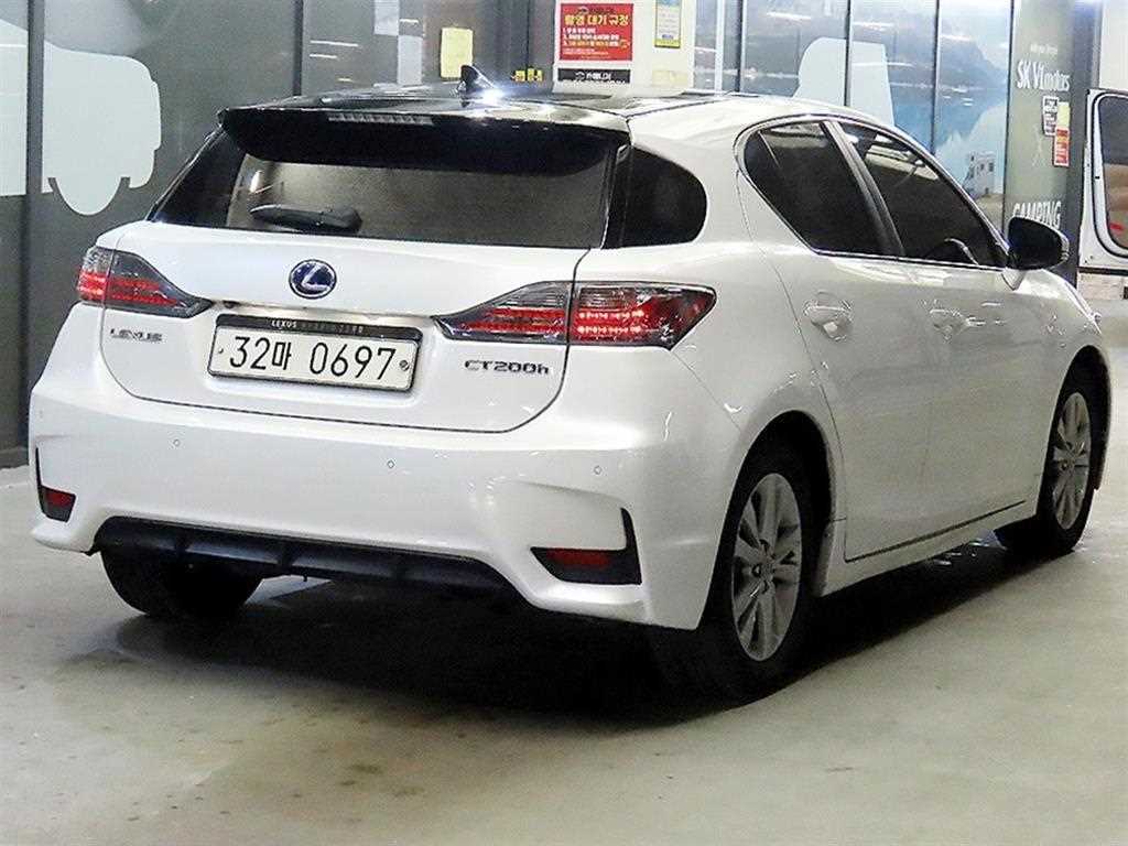 Lexus CT - Vista 4
