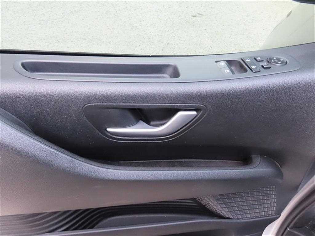 HYUNDAI Staria - Vista 7