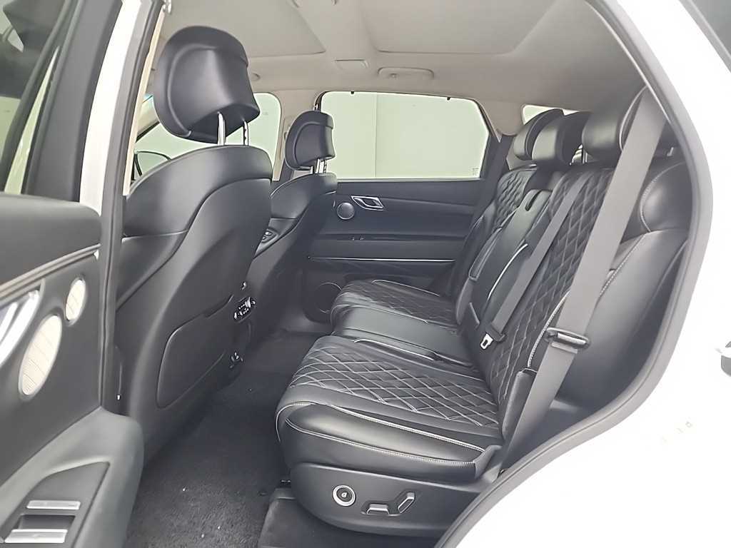 Genesis GV80 - Vista 11