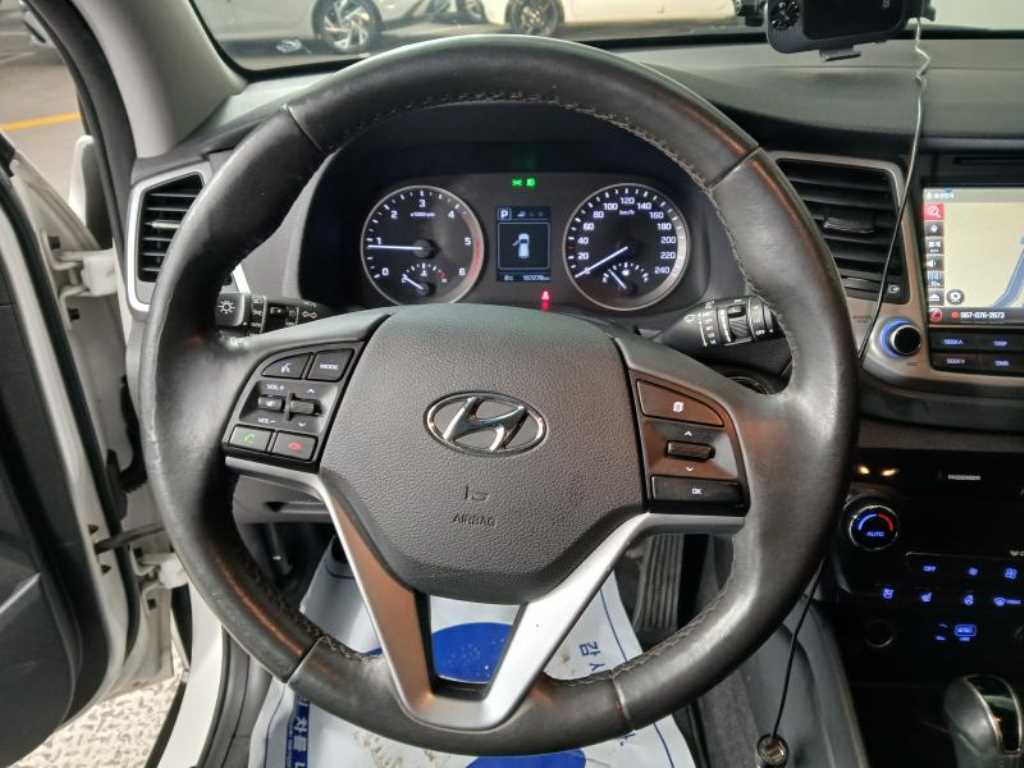 HYUNDAI Tucson - Vista 8