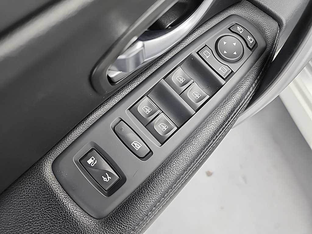 SAMSUNG SM5 2011 Blanco - Importación desde Corea - HF Imports Iquique - Foto 18