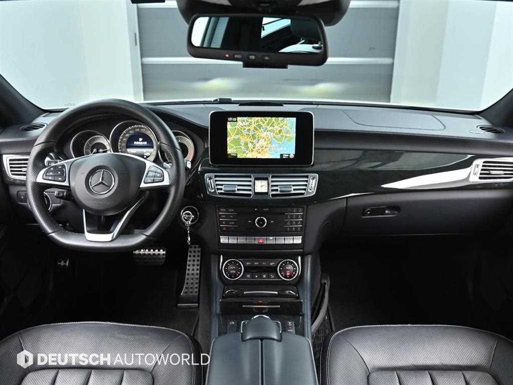 Mercedes Benz CLS Class - Vista 7