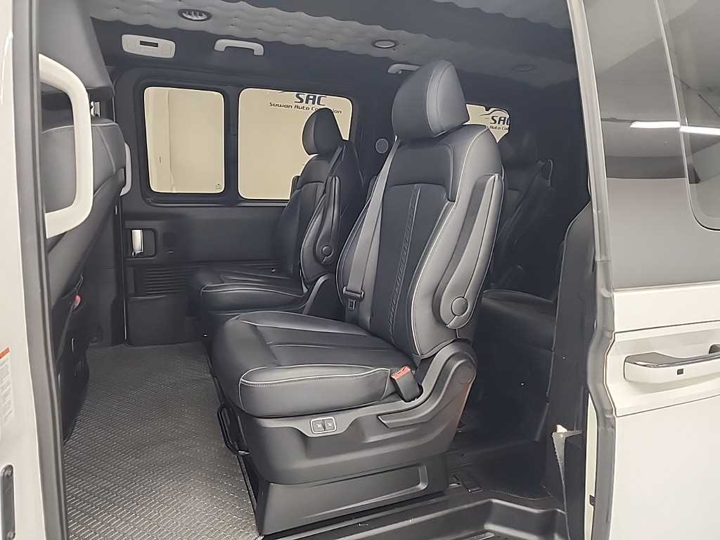 HYUNDAI Staria - Vista 12