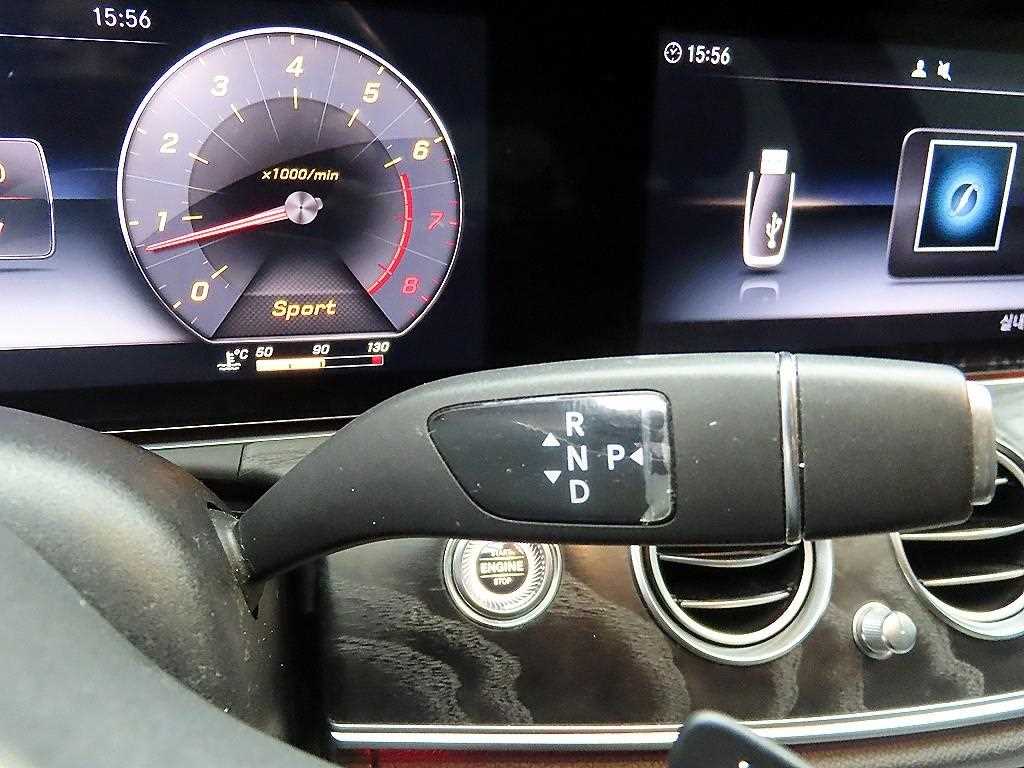 Mercedes Benz E class - Vista 10