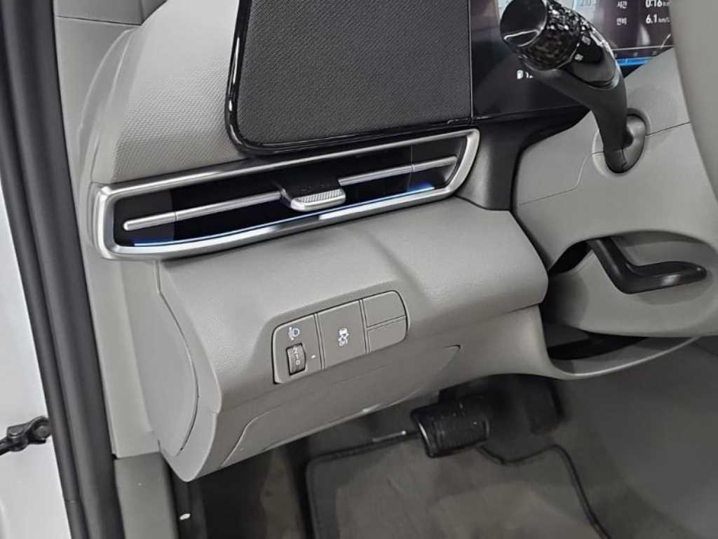 HYUNDAI Avante - Vista 9