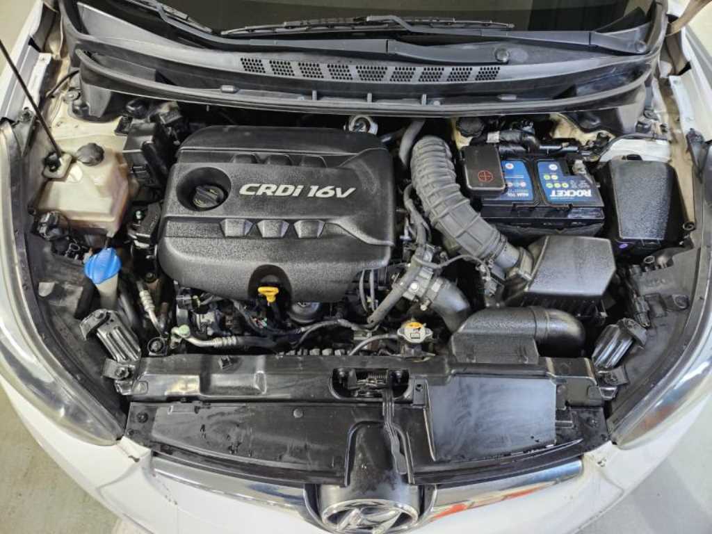 HYUNDAI Avante 2015 Blanco - Importación desde Corea - HF Imports Iquique - Foto 19