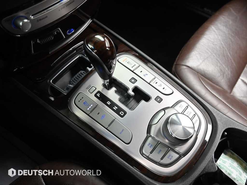 HYUNDAI Genesis - Vista 9