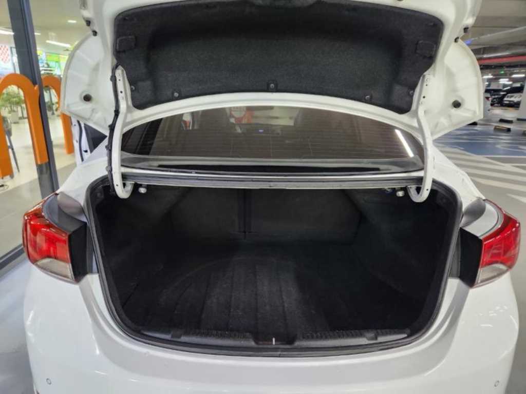 HYUNDAI Avante 2015 Blanco - Importación desde Corea - HF Imports Iquique - Foto 18