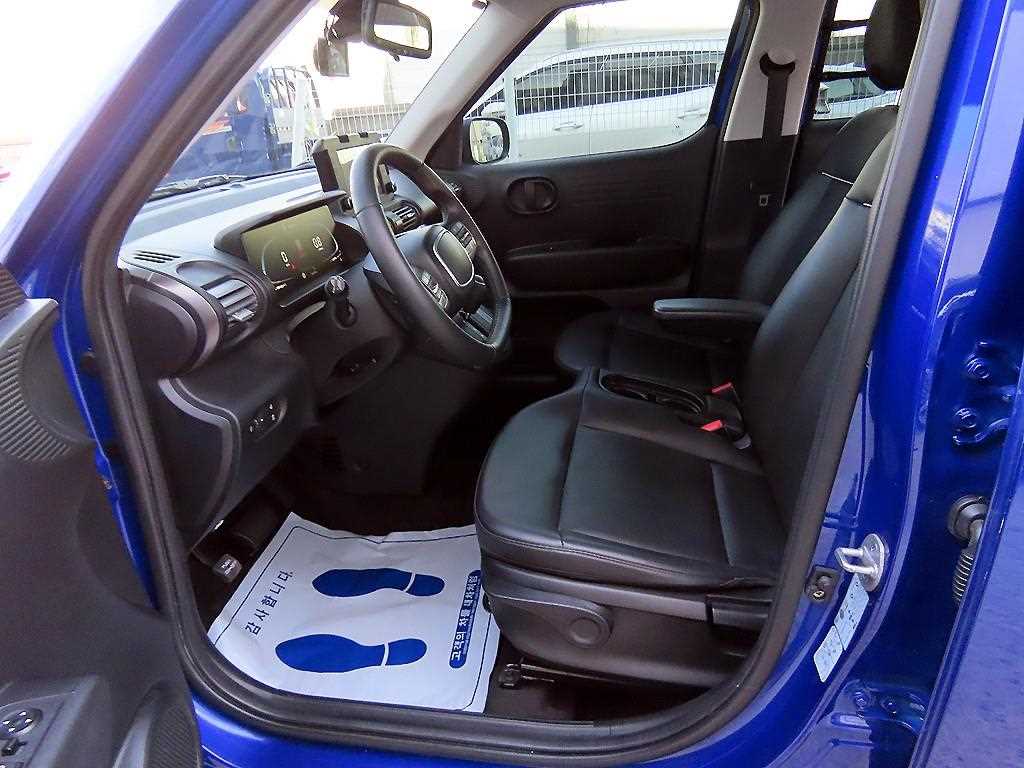 HYUNDAI Casper - Vista 5