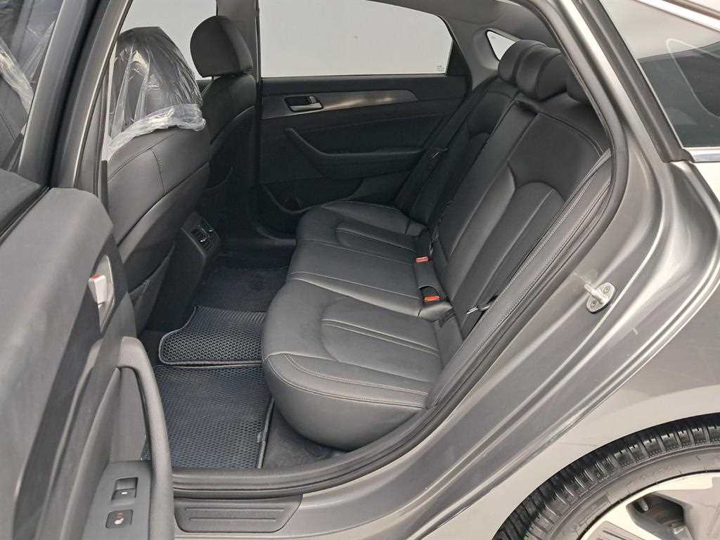 HYUNDAI Sonata - Vista 12