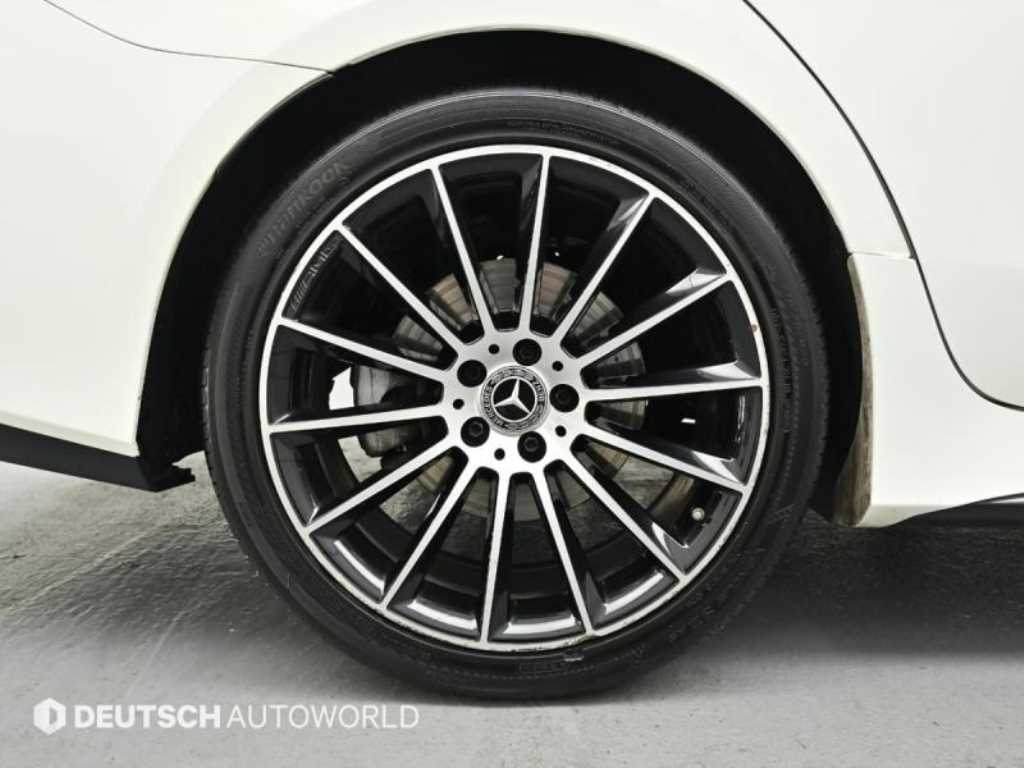 Mercedes Benz CLS Class - Vista 5