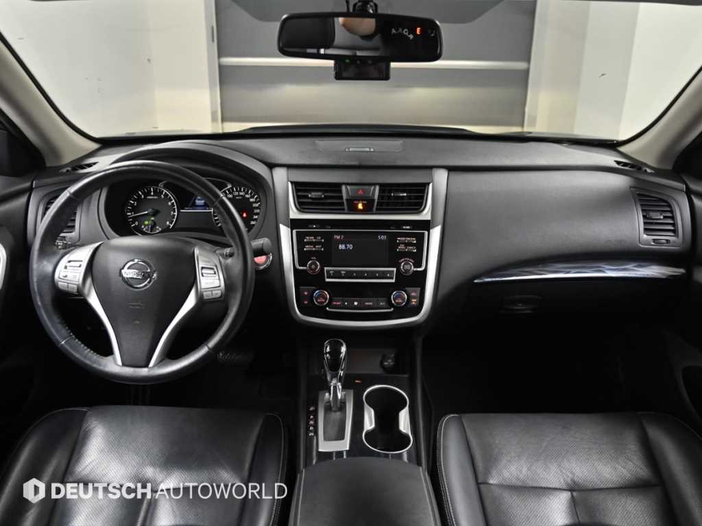 Nissan Altima - Vista 7