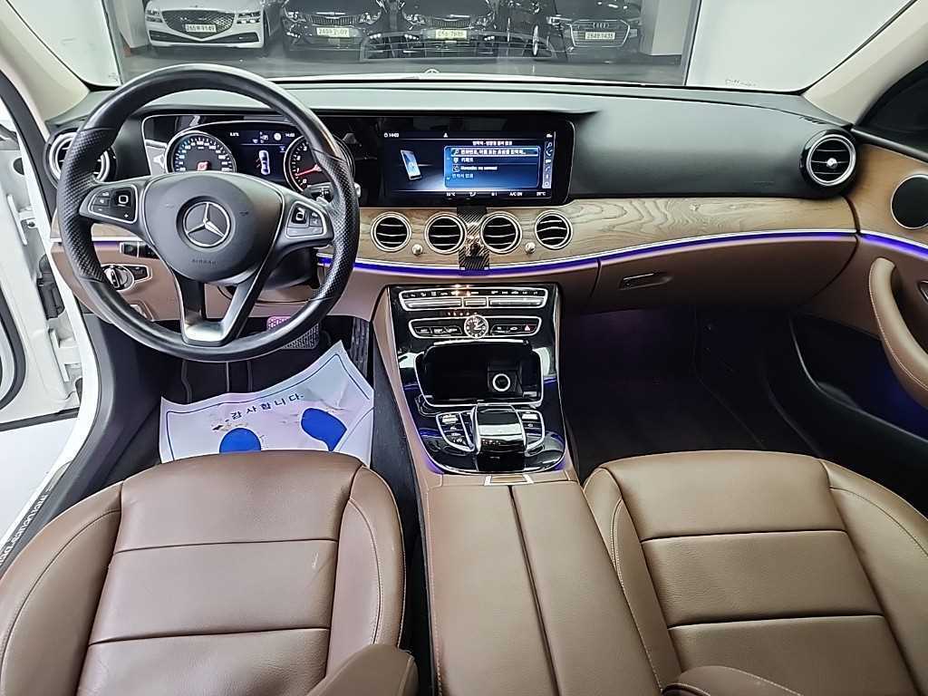 Mercedes Benz E class - Vista 6