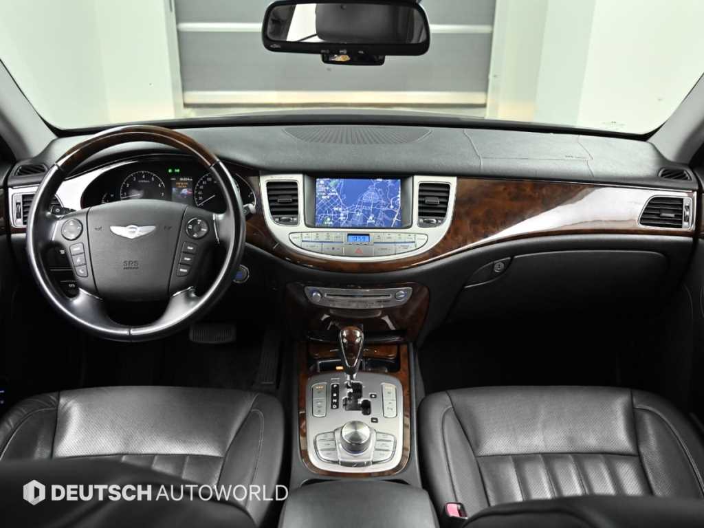 HYUNDAI Genesis - Vista 8