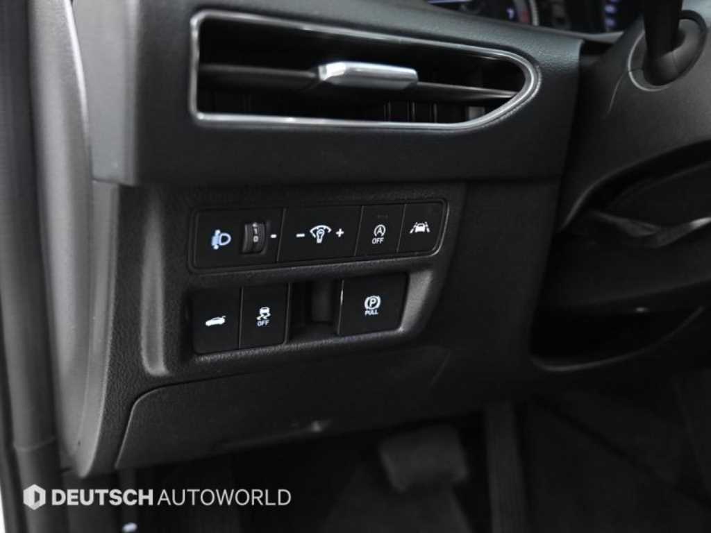 HYUNDAI Sonata - Vista 11