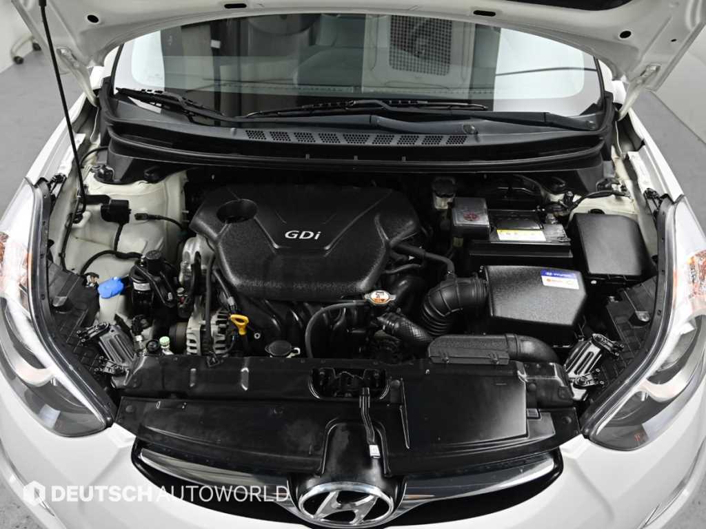 HYUNDAI Avante - Vista 6