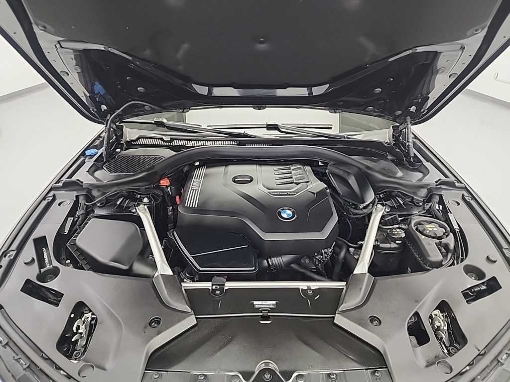 BMW 5 Series - Vista 5