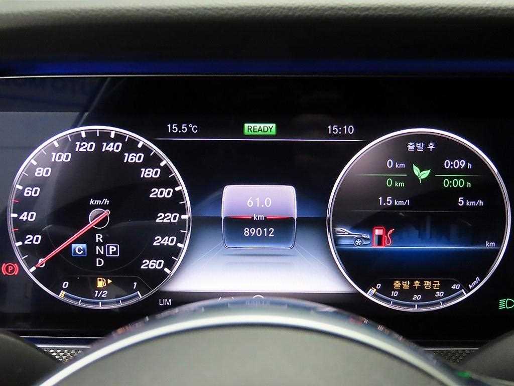 Mercedes Benz E class - Vista 8